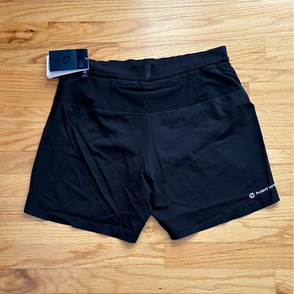 The North Face Men’s Flight Stridelight Shorts in TNF Black Large x 6” inseam - Picture 5 of 12